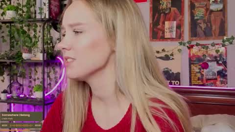 Snapshot of darleneferran chatting on 09-22-25, 09:17 lina online show from 09-22-25, 09:17