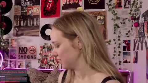 Snapshot of darleneferran chatting on 09-25-25, 09:18 lina online show from 09-25-25, 09:18