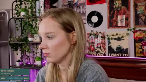 Snapshot of darleneferran chatting on 10-05-25, 09:13 lina online show from 10-05-25, 09:13