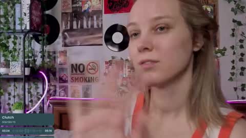 Snapshot of darleneferran chatting on 10-07-25, 09:34 lina online show from 10-07-25, 09:34