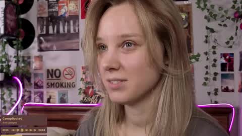 Snapshot of darleneferran chatting on 10-09-25, 09:35 lina online show from 10-09-25, 09:35