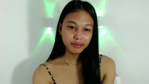 Snapshot of darling_sweetheartxx chatting on 01-12-26, 03:23 YOUR ATHENA online show from 01-12-26, 03:23
