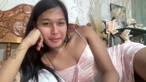 Snapshot of darling_sweetheartxx chatting on 02-28-26, 09:43 YOUR ATHENA online show from 02-28-26, 09:43
