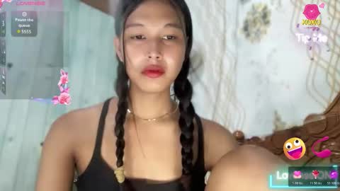 Snapshot of darling_sweetheartxx chatting on 05-24-26, 08:52 YOUR ATHENA online show from 05-24-26, 08:52
