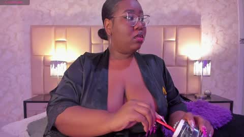  Darnell Queen online show from 12-23-24, 03:50