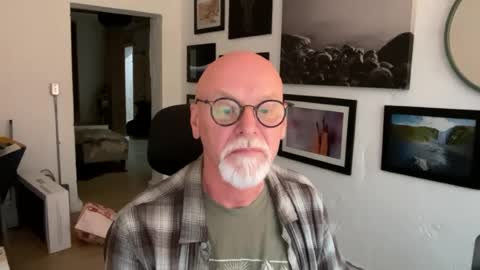 Snapshot of darre1966 chatting on 06-20-26, 08:55 darre1966 online show from 06-20-26, 08:55