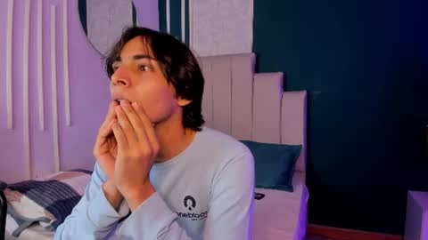 Snapshot of darshdsouza chatting on 07-08-26, 05:12 Darsh online show from 07-08-26, 05:12