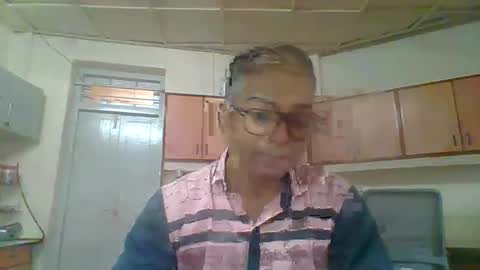Snapshot of darshu123 chatting on 11-24-25, 09:42 darshu123 online show from 11-24-25, 09:42