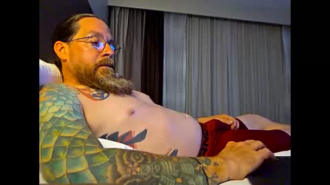 Snapshot of darthraider76 chatting on 06-11-26, 02:22 DarthRaider online show from 06-11-26, 02:22