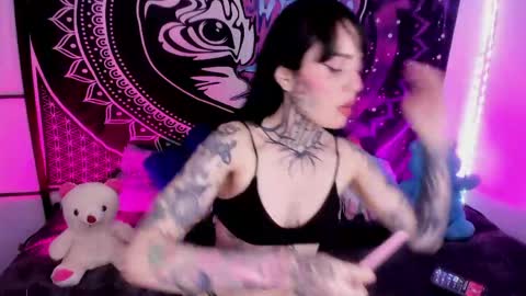 Snapshot of daryimiau chatting on 05-19-26, 03:35 daryimiau online show from 05-19-26, 03:35