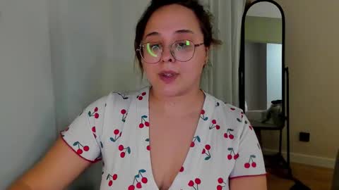 Snapshot of dashaprivet chatting on 11-30-25, 11:47 dashaprivet online show from 11-30-25, 11:47