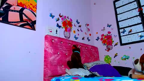 Dasly online show from 12-16-25, 01:43