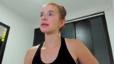 Dafne online show from 02-18-26, 01:34