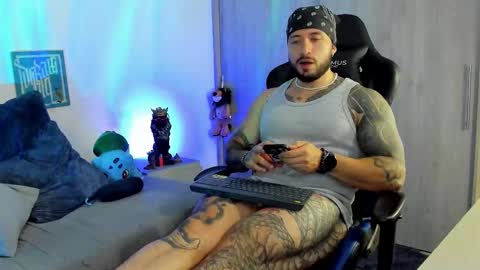 DAVE MAX online show from 11-25-25, 02:33