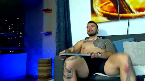 Snapshot of dave_max93 chatting on 04-21-26, 02:51 DAVE MAX online show from 04-21-26, 02:51