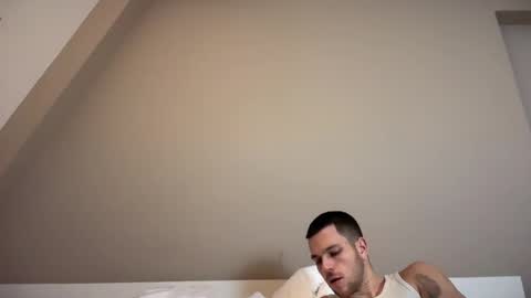 Snapshot of daveandben chatting on 02-08-25, 04:03 DaveAndBen online show from 02-08-25, 04:03