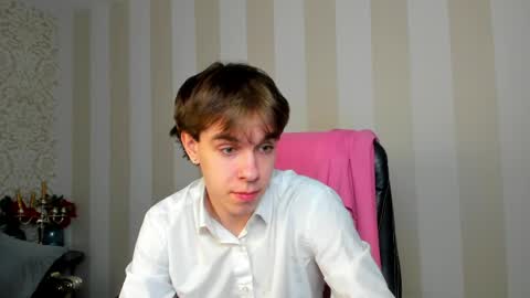 Snapshot of davebevy chatting on 04-29-26, 07:42 Dave online show from 04-29-26, 07:42
