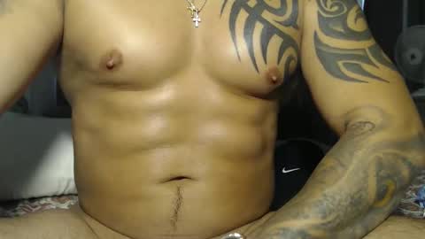 Snapshot of davemax6082 chatting on 10-19-25, 09:32 Davemax online show from 10-19-25, 09:32