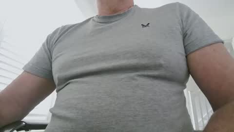 Snapshot of davesu12345 chatting on 05-20-26, 10:32 davesu12345 online show from 05-20-26, 10:32