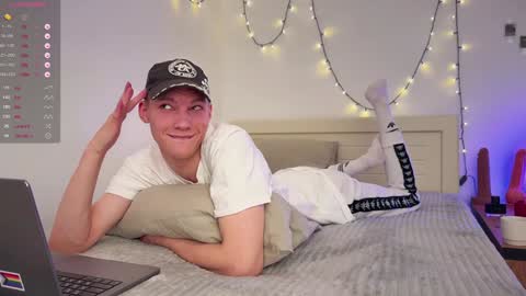 Snapshot of davey_ebash chatting on 01-29-25, 06:28 Davey online show from 01-29-25, 06:28