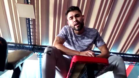 Snapshot of davgostoso chatting on 02-27-25, 04:21 Dave y Salvatore online show from 02-27-25, 04:21