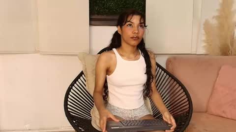 Snapshot of daviana_hill chatting on 11-29-25, 11:57 daviana_hill online show from 11-29-25, 11:57