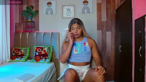 Snapshot of david778302 chatting on 12-22-25, 07:00 Noha online show from 12-22-25, 07:00