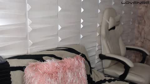 David col11 online show from 11-12-25, 01:50