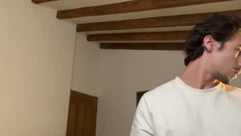 Snapshot of david_muller_ chatting on 06-19-26, 01:10 David online show from 06-19-26, 01:10