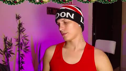 Snapshot of david_neill chatting on 12-23-24, 10:33 David Neill online show from 12-23-24, 10:33