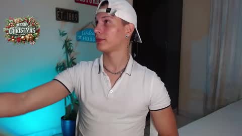 Snapshot of david_neill chatting on 12-28-24, 01:50 David Neill online show from 12-28-24, 01:50