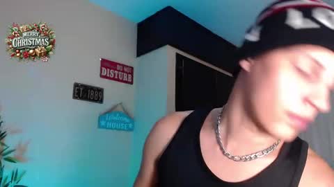 Snapshot of david_neill chatting on 12-29-24, 08:00 David Neill online show from 12-29-24, 08:00