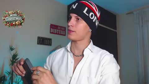 Snapshot of david_neill chatting on 12-29-24, 08:48 David Neill online show from 12-29-24, 08:48