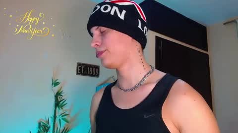 Snapshot of david_neill chatting on 12-31-24, 02:08 David Neill online show from 12-31-24, 02:08