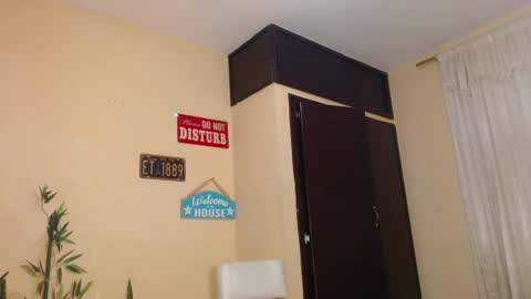 Snapshot of david_neill chatting on 01-05-25, 01:56 David Neill online show from 01-05-25, 01:56