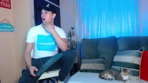 Snapshot of david_neill chatting on 01-18-25, 05:31 David Neill online show from 01-18-25, 05:31