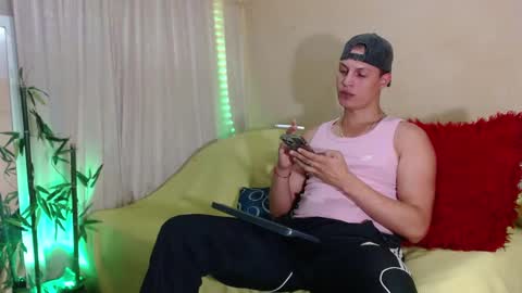 Snapshot of david_neill chatting on 09-20-25, 10:00 David Neill online show from 09-20-25, 10:00