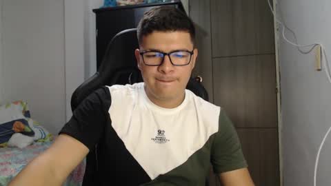 Snapshot of david_smit_ chatting on 03-04-25, 09:32 david smit online show from 03-04-25, 09:32