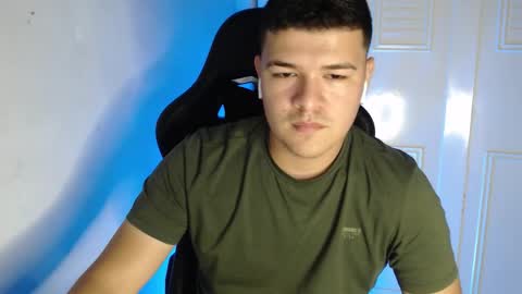 Snapshot of david_smit_ chatting on 09-25-25, 03:43 david smit online show from 09-25-25, 03:43