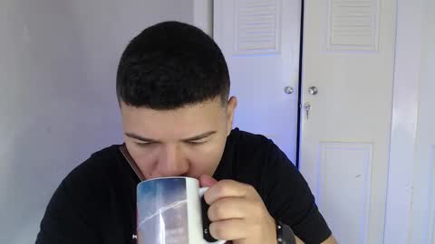 Snapshot of david_smit_ chatting on 10-12-25, 03:22 david smit online show from 10-12-25, 03:22