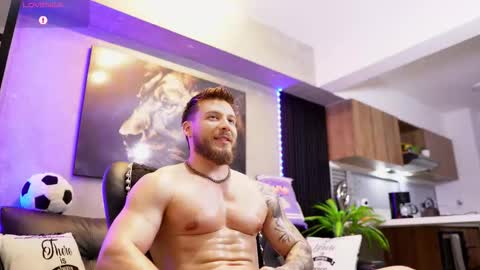 Snapshot of davidd_blake chatting on 11-23-25, 02:33 David Blakee online show from 11-23-25, 02:33