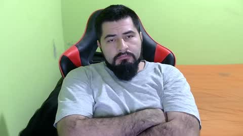 Snapshot of daviddelz chatting on 12-22-24, 07:33 David online show from 12-22-24, 07:33