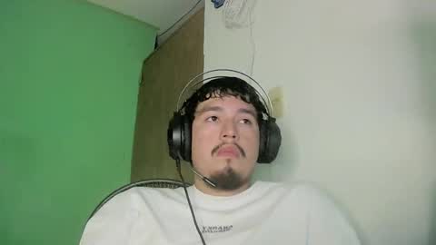 Snapshot of davidlasecuela chatting on 02-20-26, 02:52 DavidSkinny online show from 02-20-26, 02:52