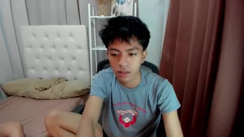 Snapshot of davincihugecock chatting on 02-24-26, 06:39 daniel online show from 02-24-26, 06:39