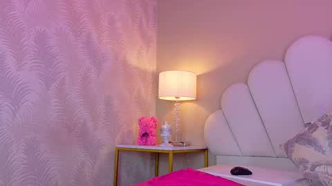 Snapshot of davinna_fox chatting on 12-17-25, 11:49 Valentina Gomez online show from 12-17-25, 11:49