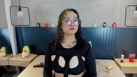 Emma online show from 10-19-25, 04:13