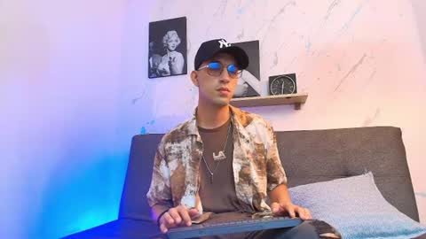 Snapshot of davison_viggiani chatting on 07-24-26, 02:37 DAVISON online show from 07-24-26, 02:37