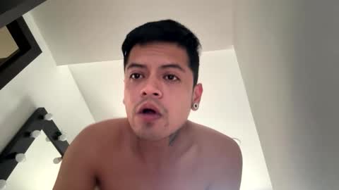 Snapshot of davmacrux chatting on 02-22-26, 09:46 davmacrux online show from 02-22-26, 09:46