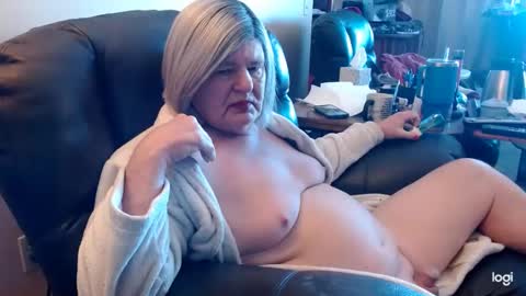 Snapshot of dawndoesall chatting on 01-16-25, 05:12 dawndoesall online show from 01-16-25, 05:12