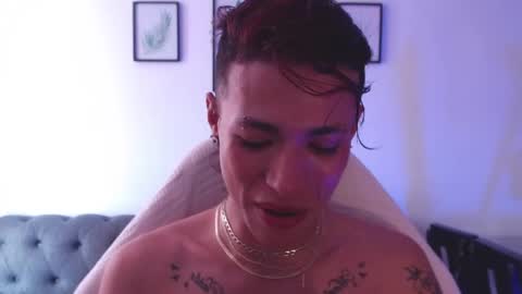 Snapshot of daxonreyy_ chatting on 11-15-25, 04:03 Daxon online show from 11-15-25, 04:03